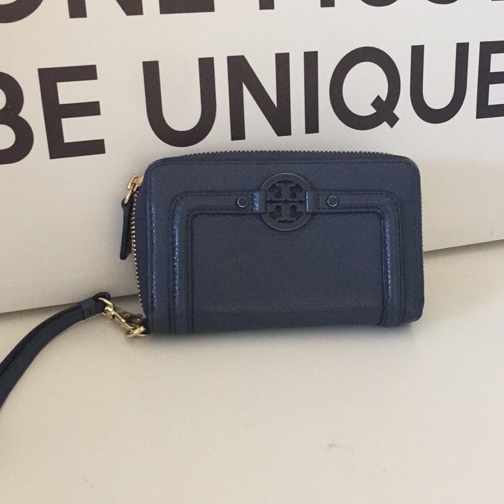 Tory Burch wristlet in navy